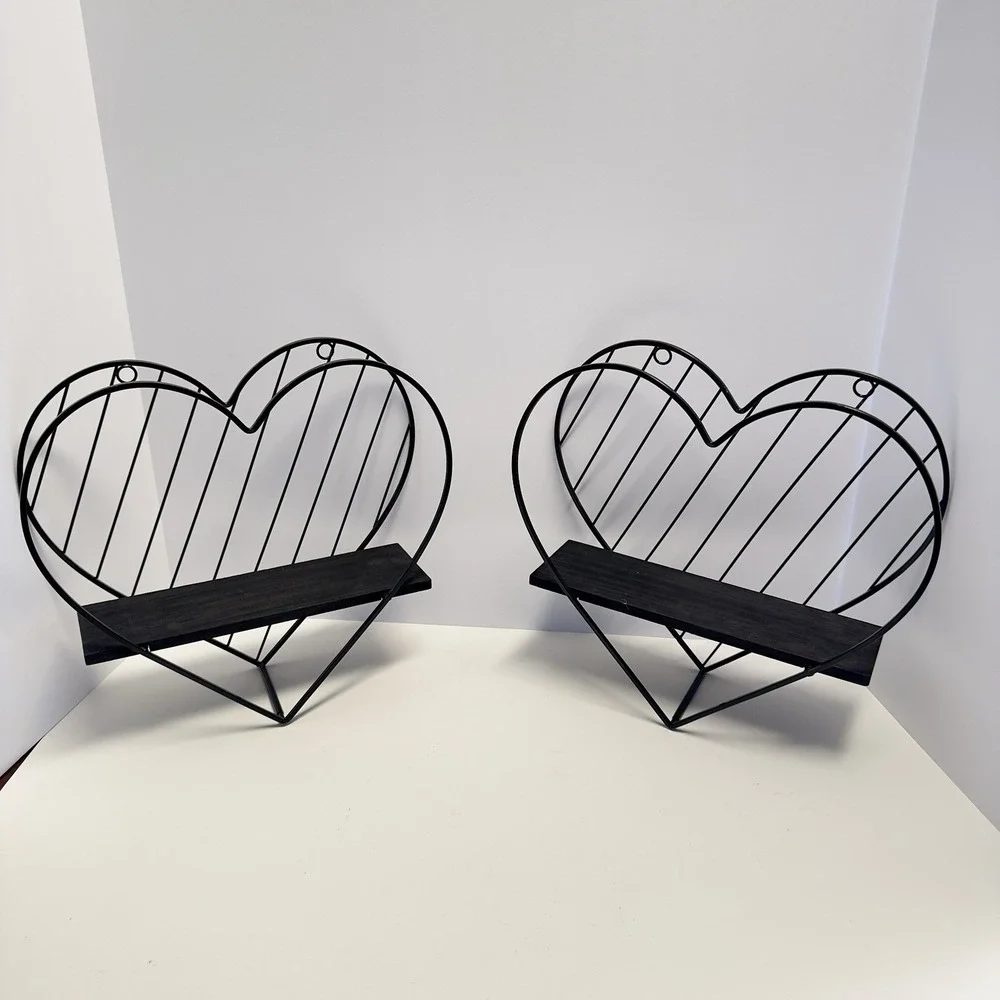 Black Metal Heart Shaped Floating Shelves‎ Set of 2 Wall Decor